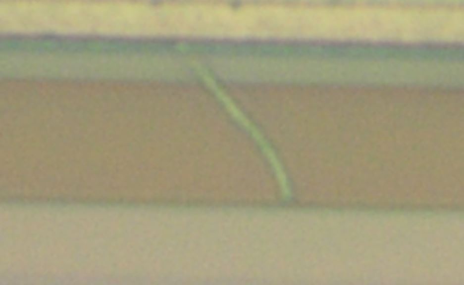 Metallic bridge GaN on Si after MIP etch